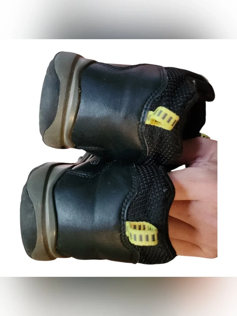 KEEN Kids' Wanduro Mid Waterproof Hiking Boots Unisex Size 6 Girls Boys Trail
